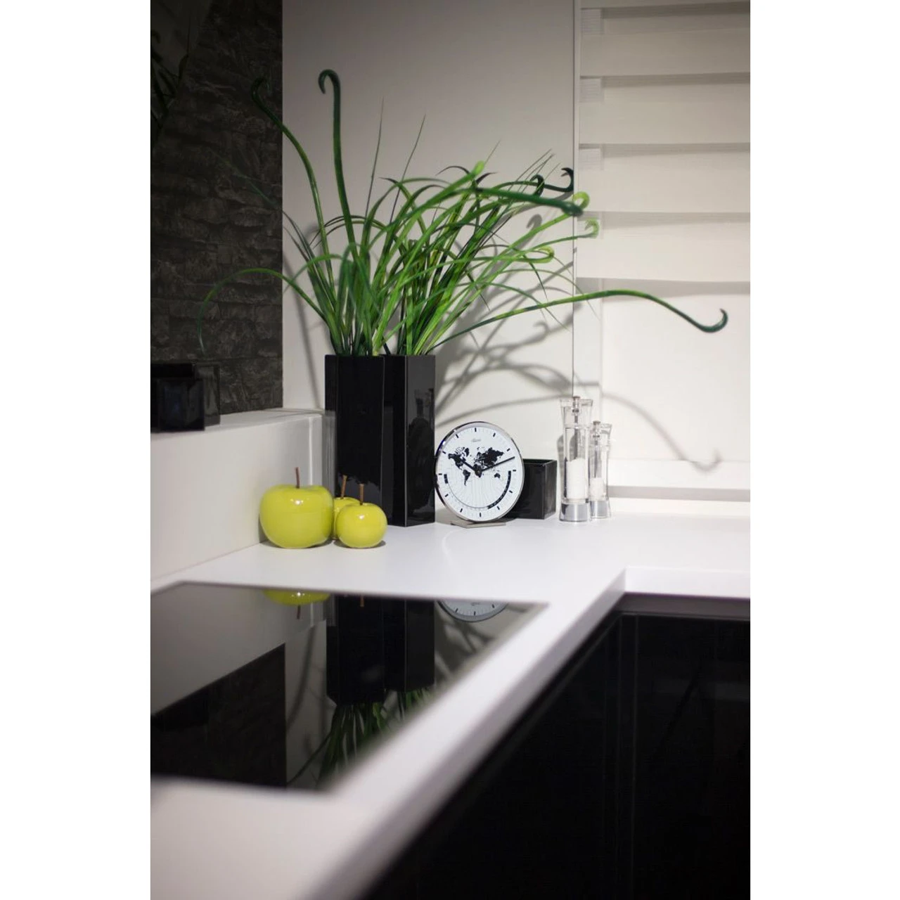 Hermle World Time Clock Nickel-Plated Mantel Clock 22843-002100 - Image 2